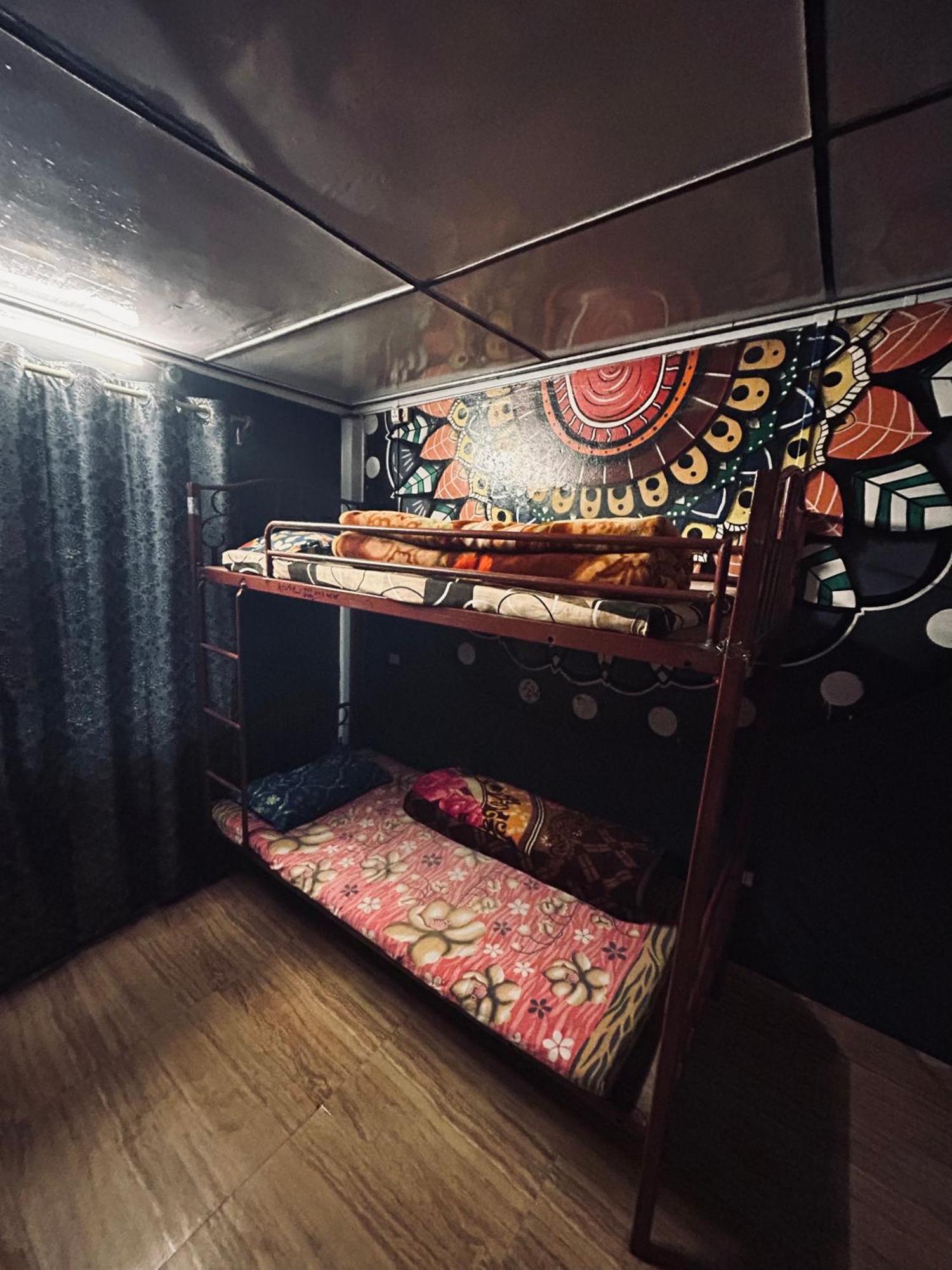 שילונג Isabella Hostel מראה חיצוני תמונה