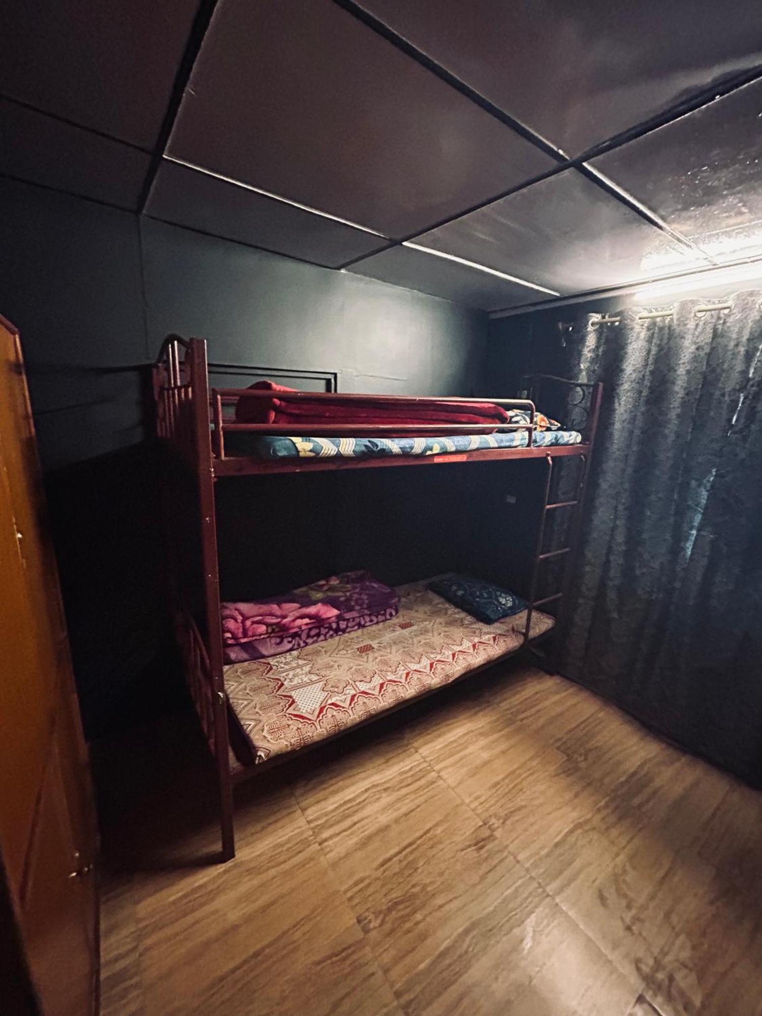 שילונג Isabella Hostel מראה חיצוני תמונה