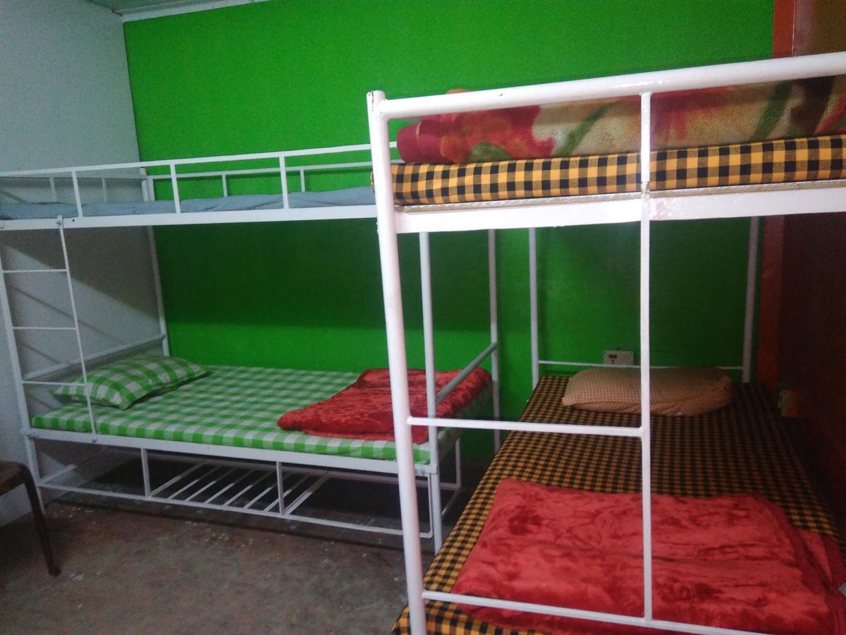 שילונג Isabella Hostel מראה חיצוני תמונה