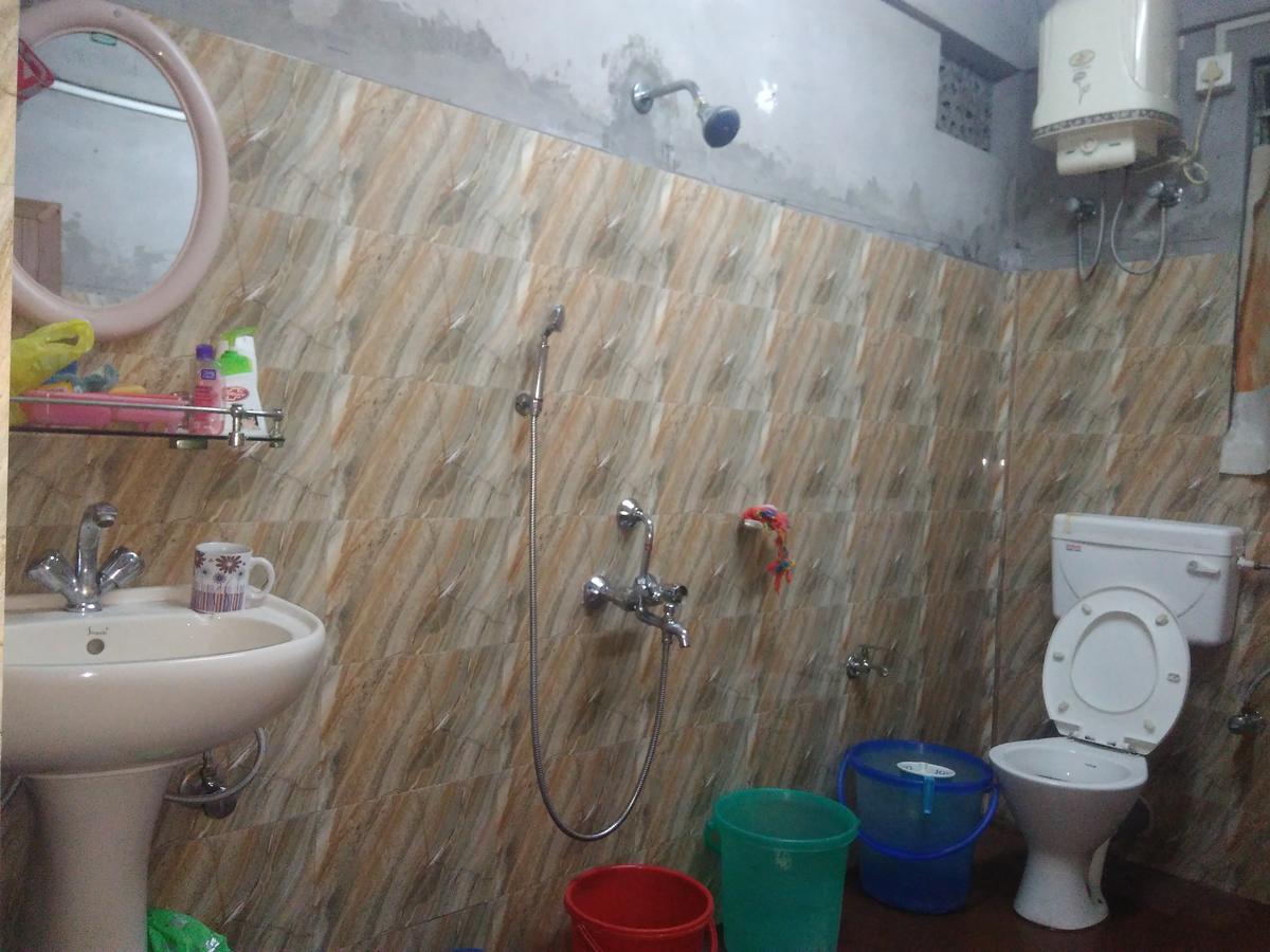 שילונג Isabella Hostel מראה חיצוני תמונה