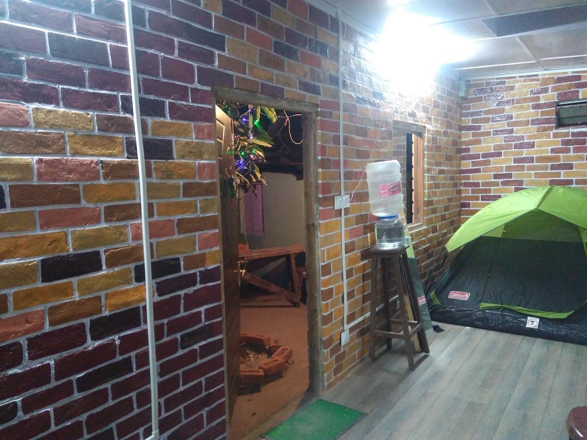 שילונג Isabella Hostel מראה חיצוני תמונה