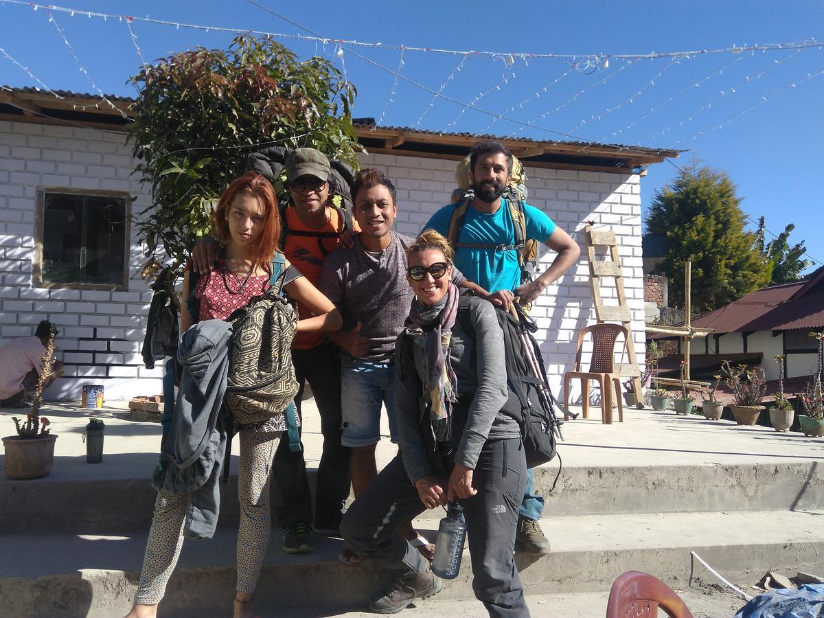 שילונג Isabella Hostel מראה חיצוני תמונה