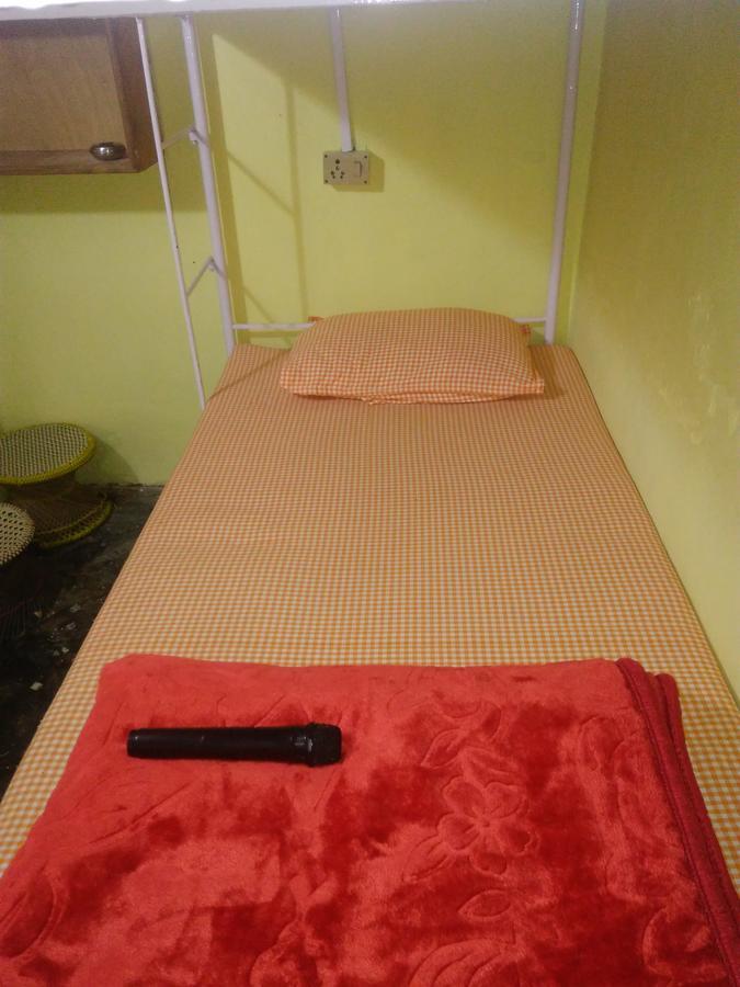 שילונג Isabella Hostel מראה חיצוני תמונה