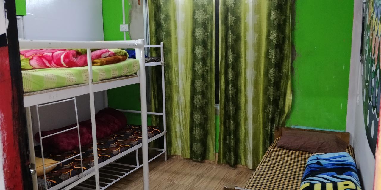 שילונג Isabella Hostel מראה חיצוני תמונה